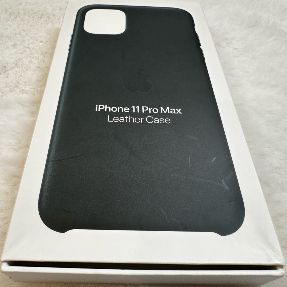 Apple iPhone 11 Pro Max Leather Cover - green